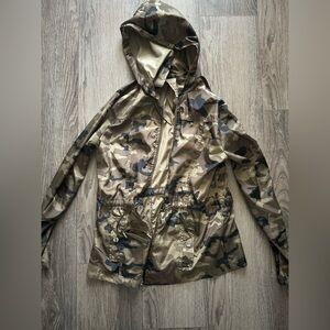 NWOT CAMO WATER RESISTANT JACKET